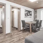 Gaesteheim Schmiedhof ゲストハウス ゼルデン